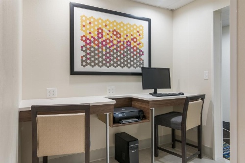 Holiday Inn Express Plymouth image 25