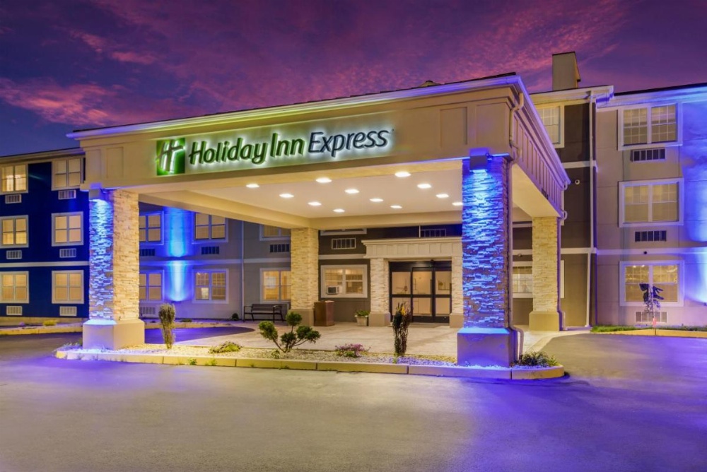 Holiday Inn Express Plymouth Image 31