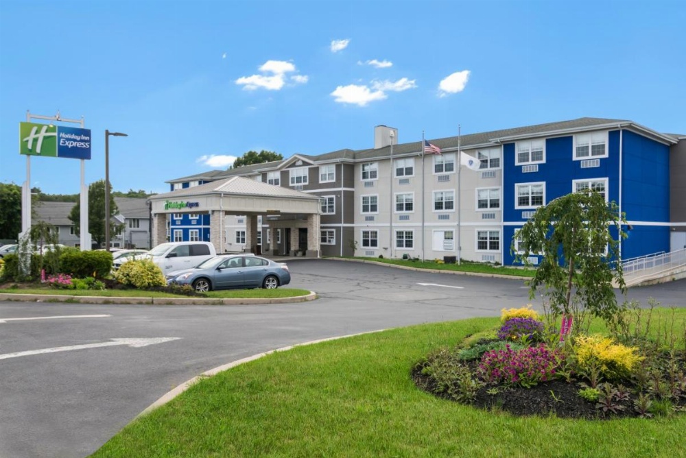 Holiday Inn Express Plymouth Image 32